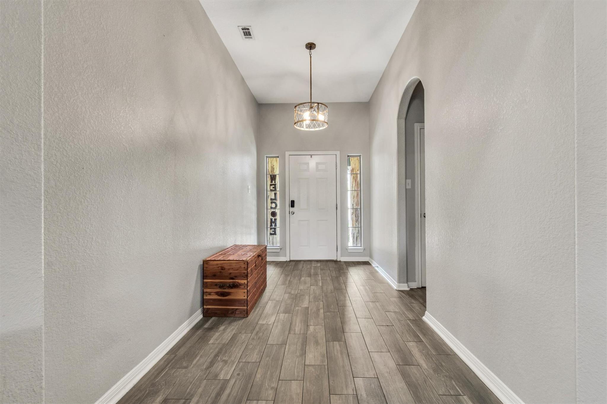 208 Cailin Ct, Burnet, TX 78611
