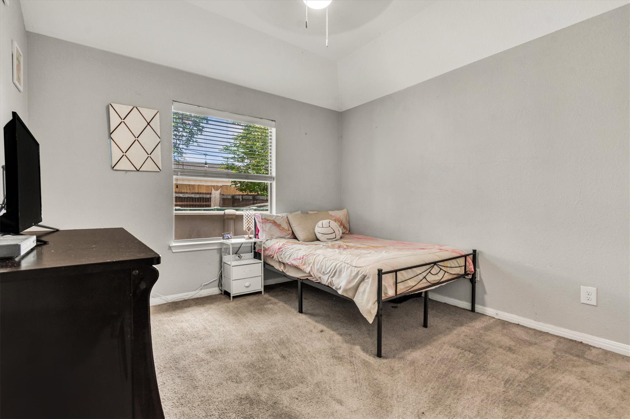 208 Cailin Ct, Burnet, TX 78611