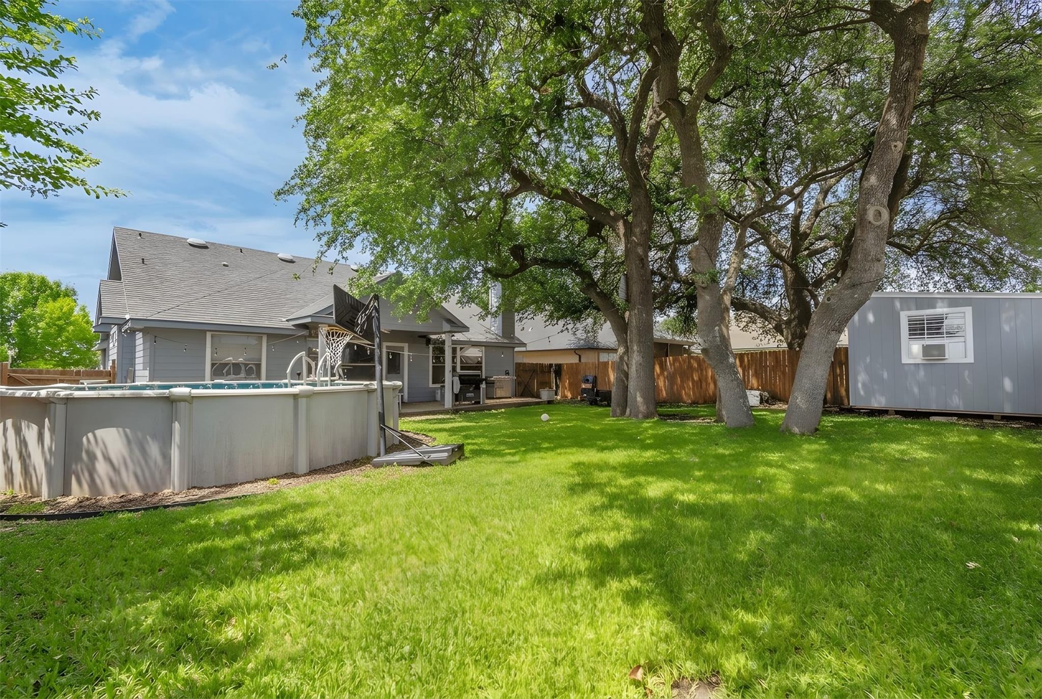 208 Cailin Ct, Burnet, TX 78611