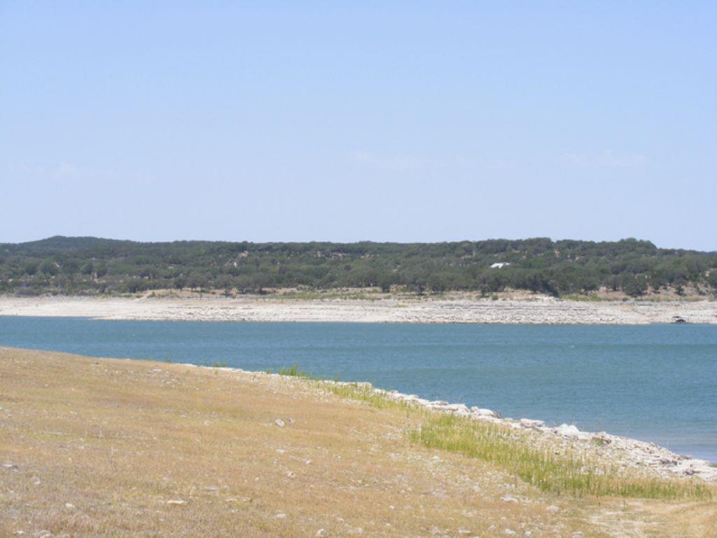 738 Deckhouse Dr, Point Venture, TX 78645