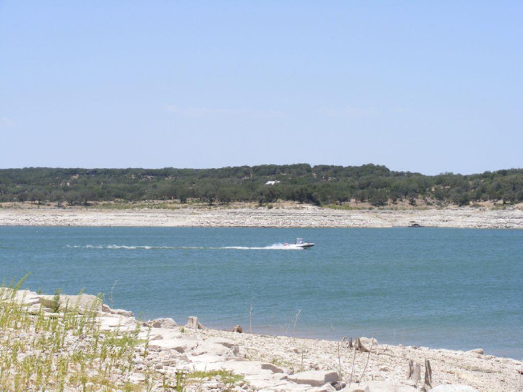 738 Deckhouse Dr, Point Venture, TX 78645