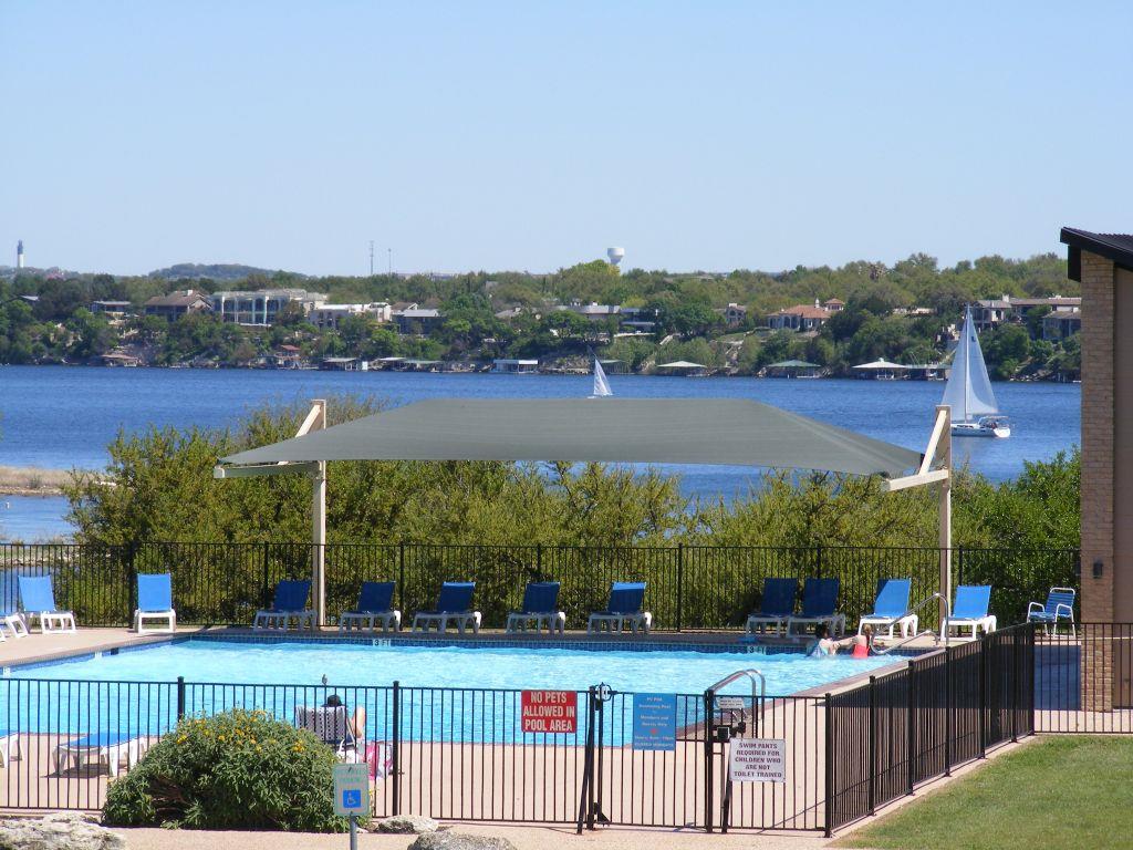 738 Deckhouse Dr, Point Venture, TX 78645