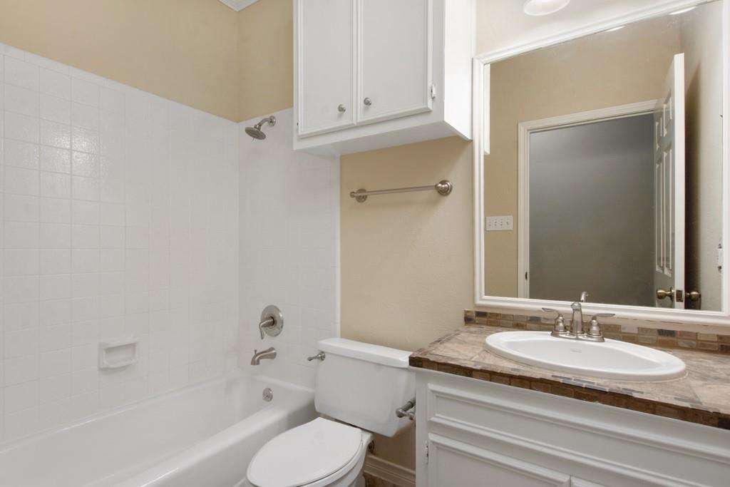 2208 Indian Trl # B, Austin, TX 78703