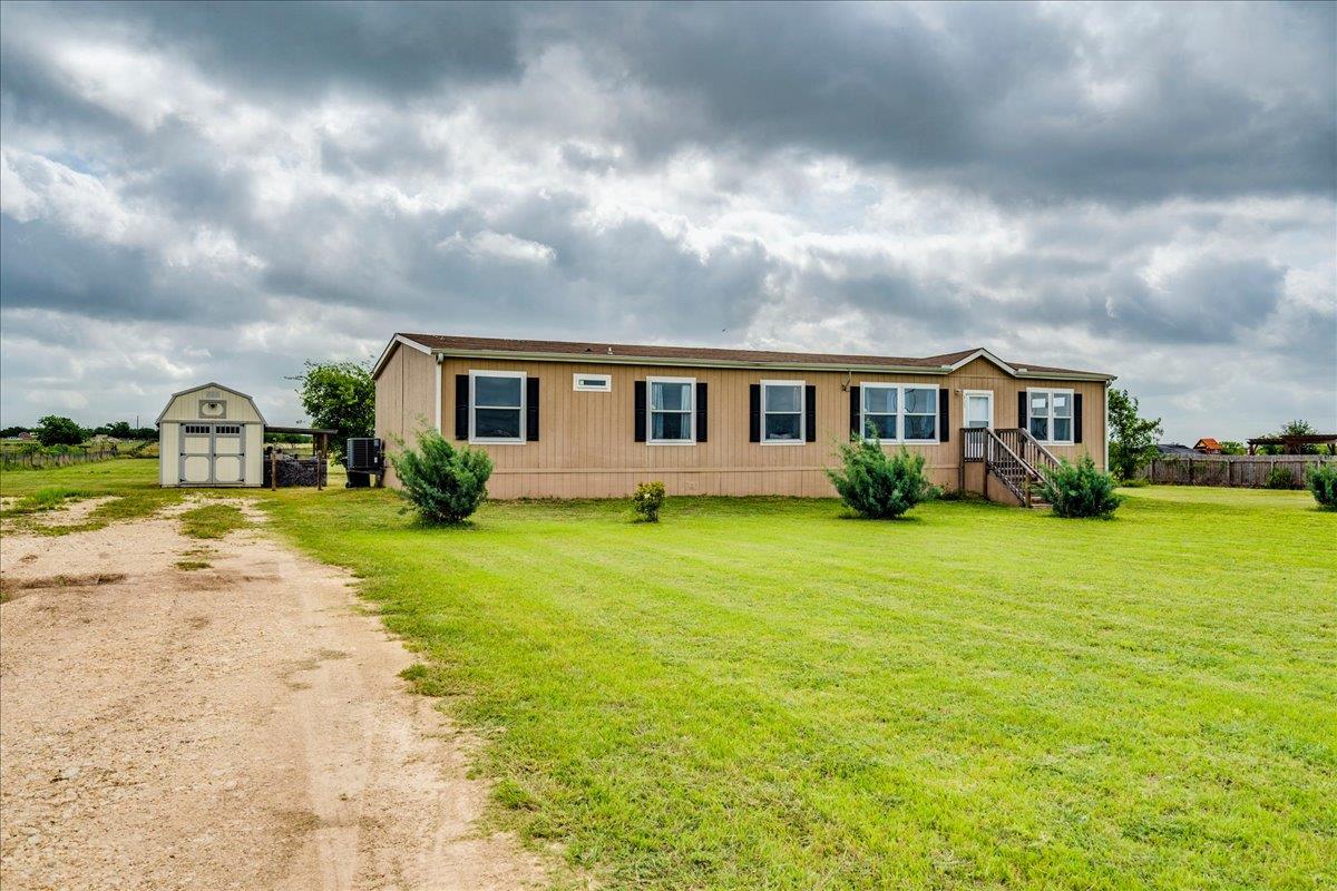 125 Sun View Rd, Bertram, TX 78605