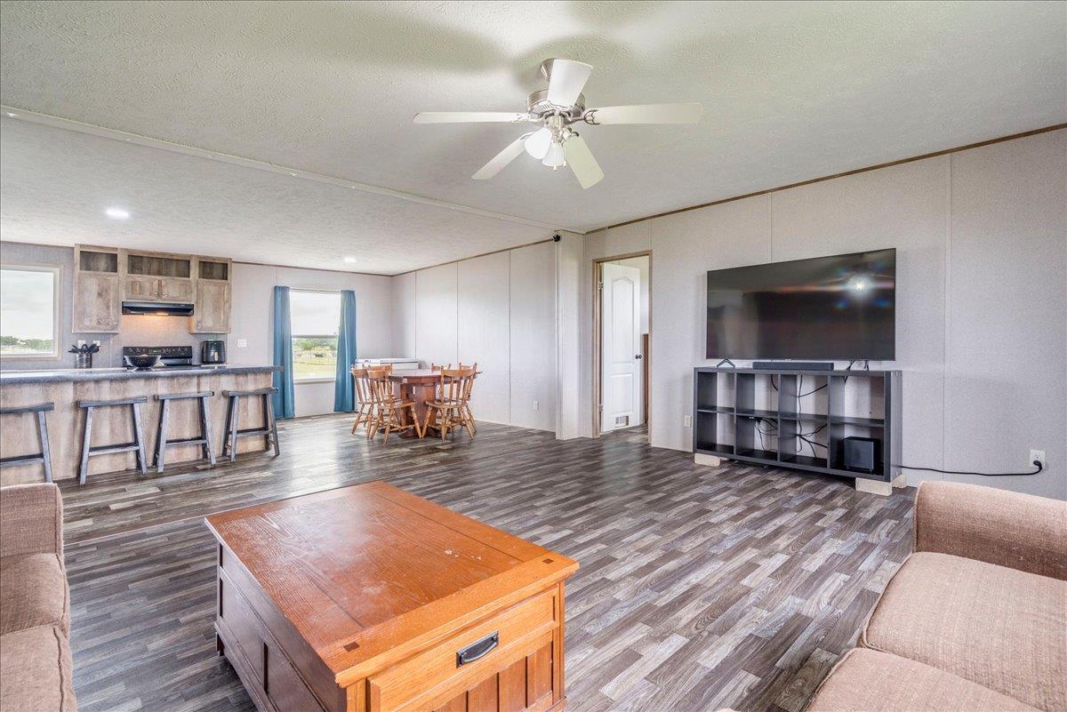 125 Sun View Rd, Bertram, TX 78605