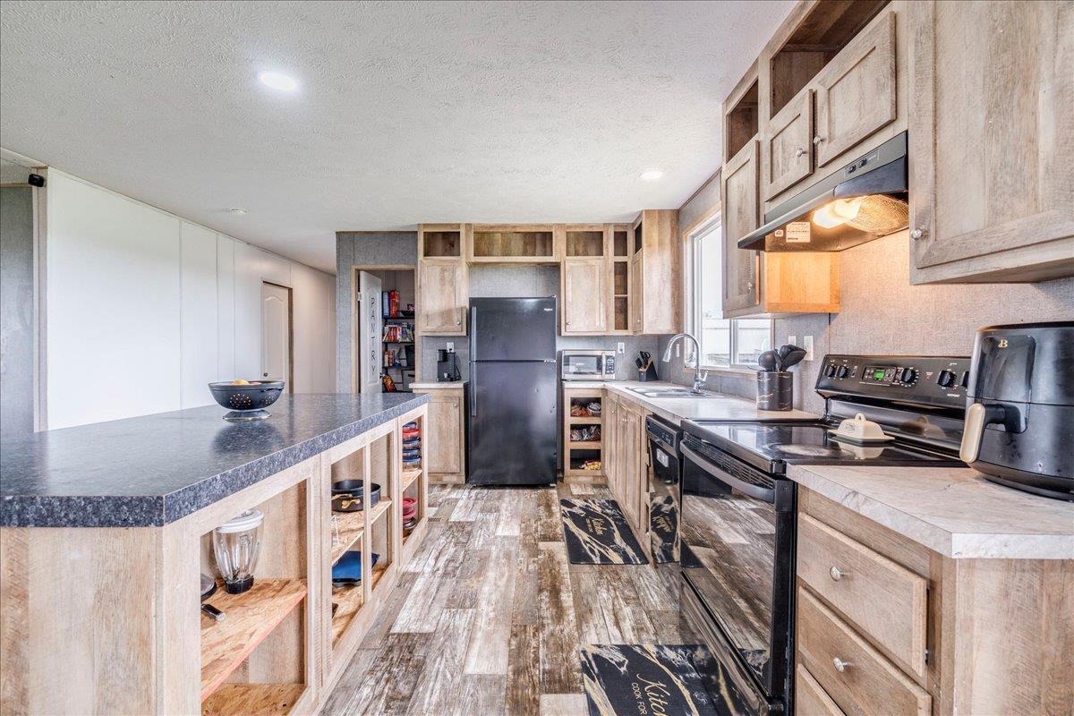 125 Sun View Rd, Bertram, TX 78605