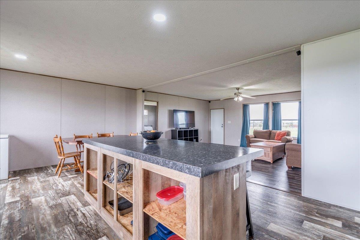 125 Sun View Rd, Bertram, TX 78605