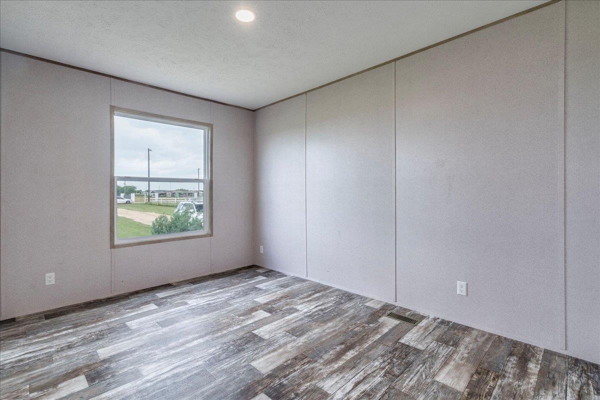 125 Sun View Rd, Bertram, TX 78605