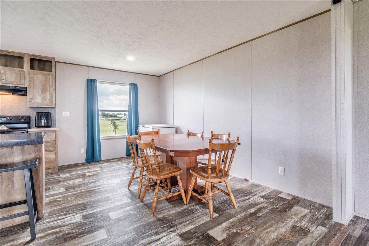 125 Sun View Rd, Bertram, TX 78605