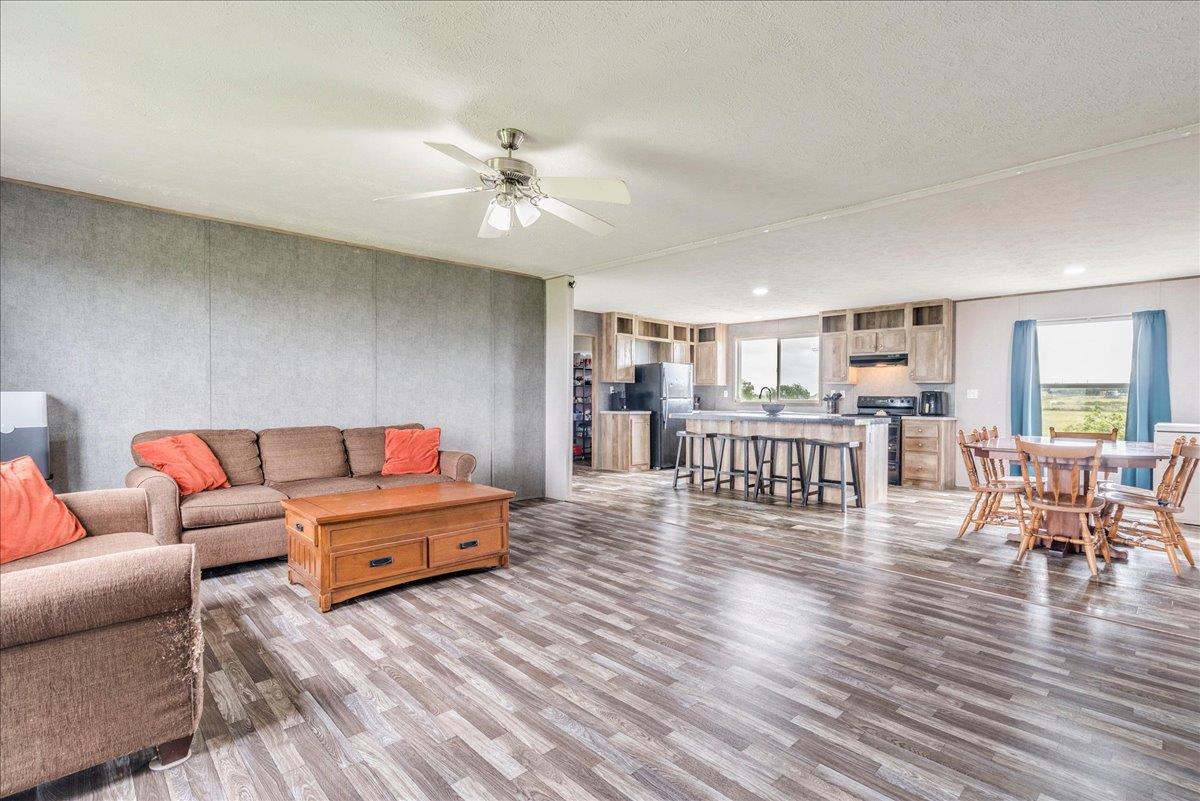 125 Sun View Rd, Bertram, TX 78605