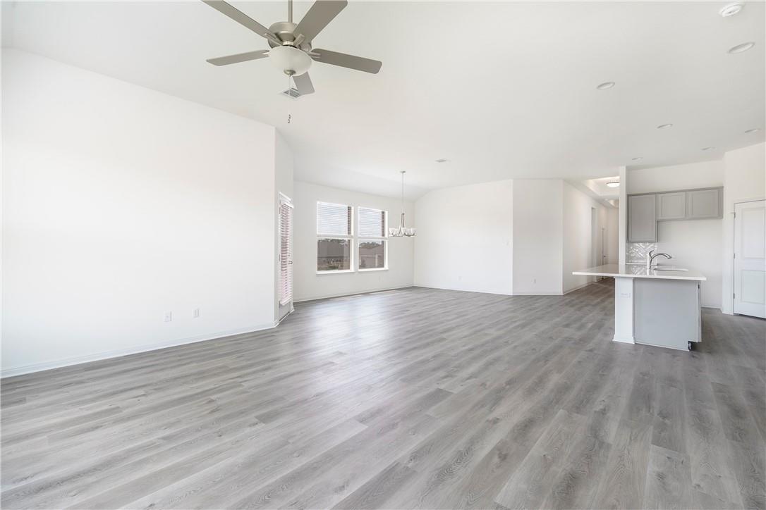 220 Tanda Ln, Hutto, TX 78634