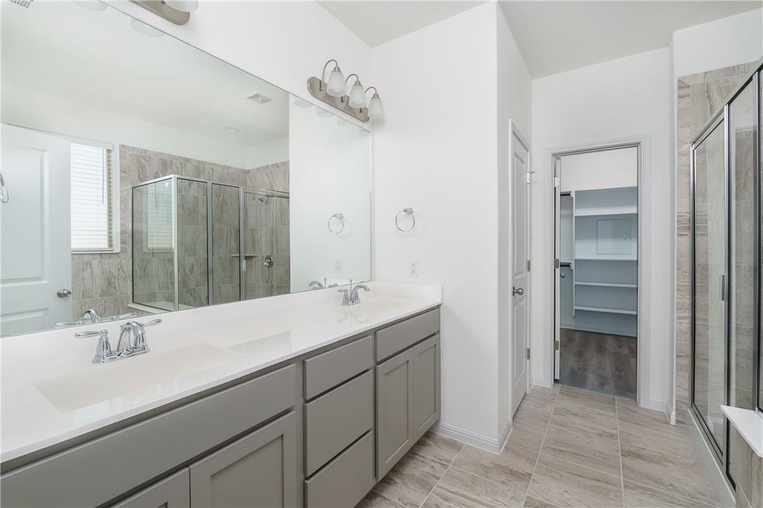220 Tanda Ln, Hutto, TX 78634