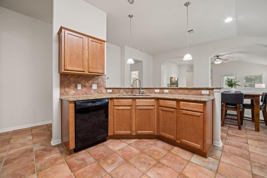 631 Reliance Dr, Buda, TX 78610