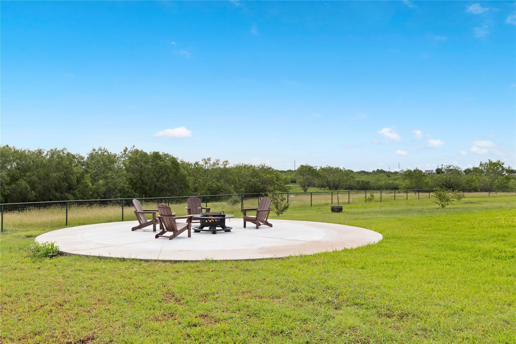 1293 Pioneer Rd, Seguin, TX 78155