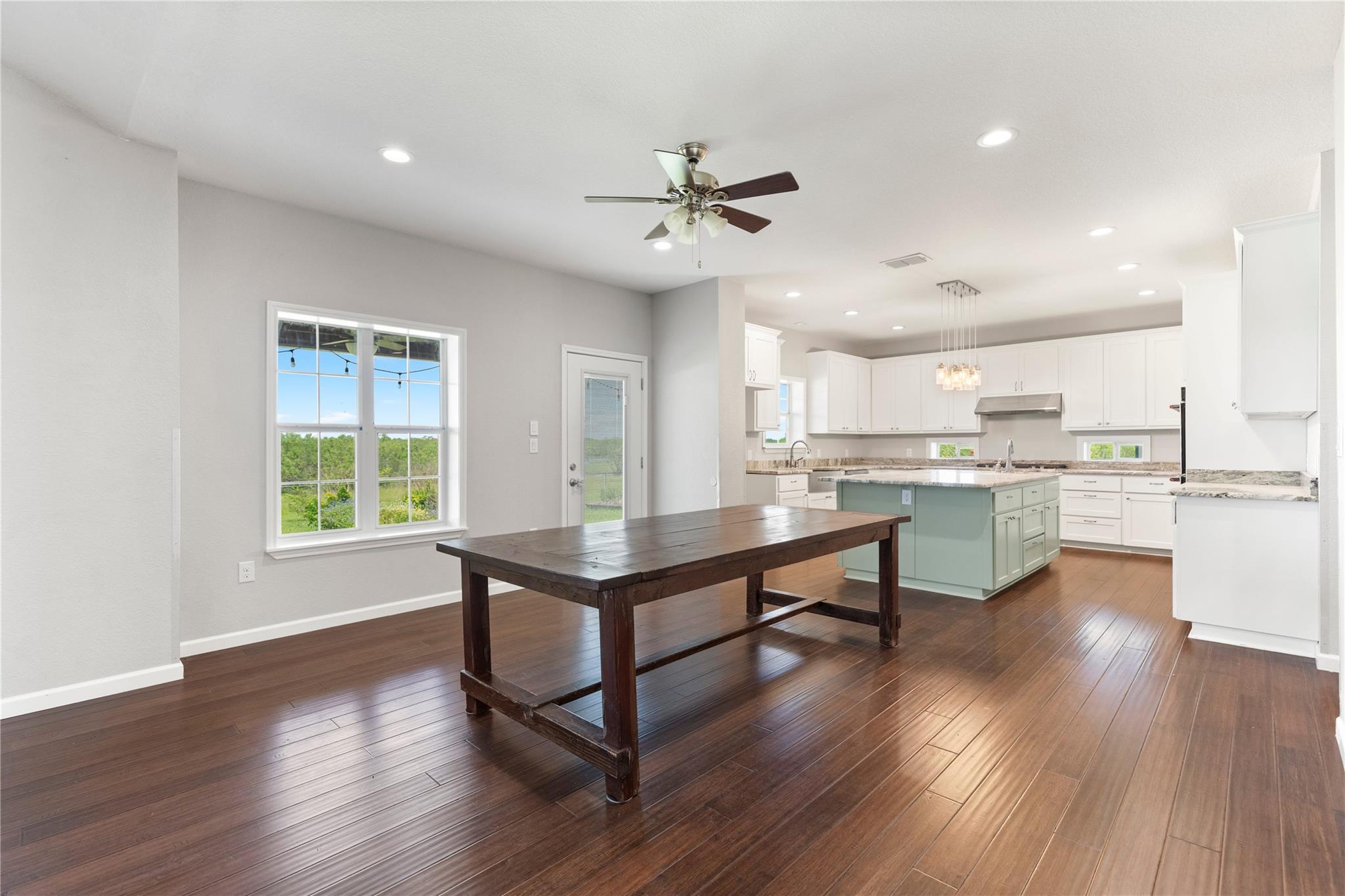 1293 Pioneer Rd, Seguin, TX 78155