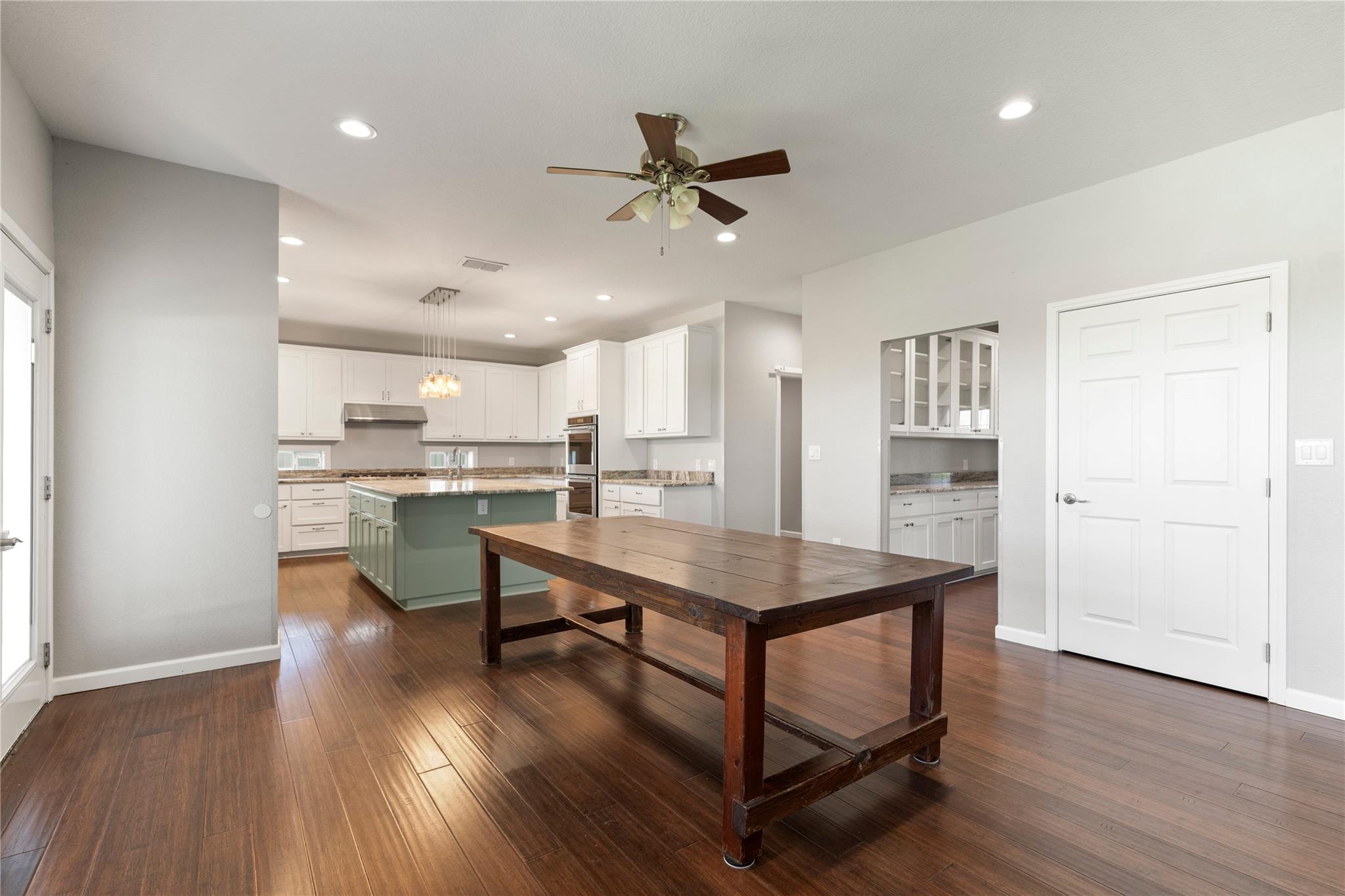 1293 Pioneer Rd, Seguin, TX 78155