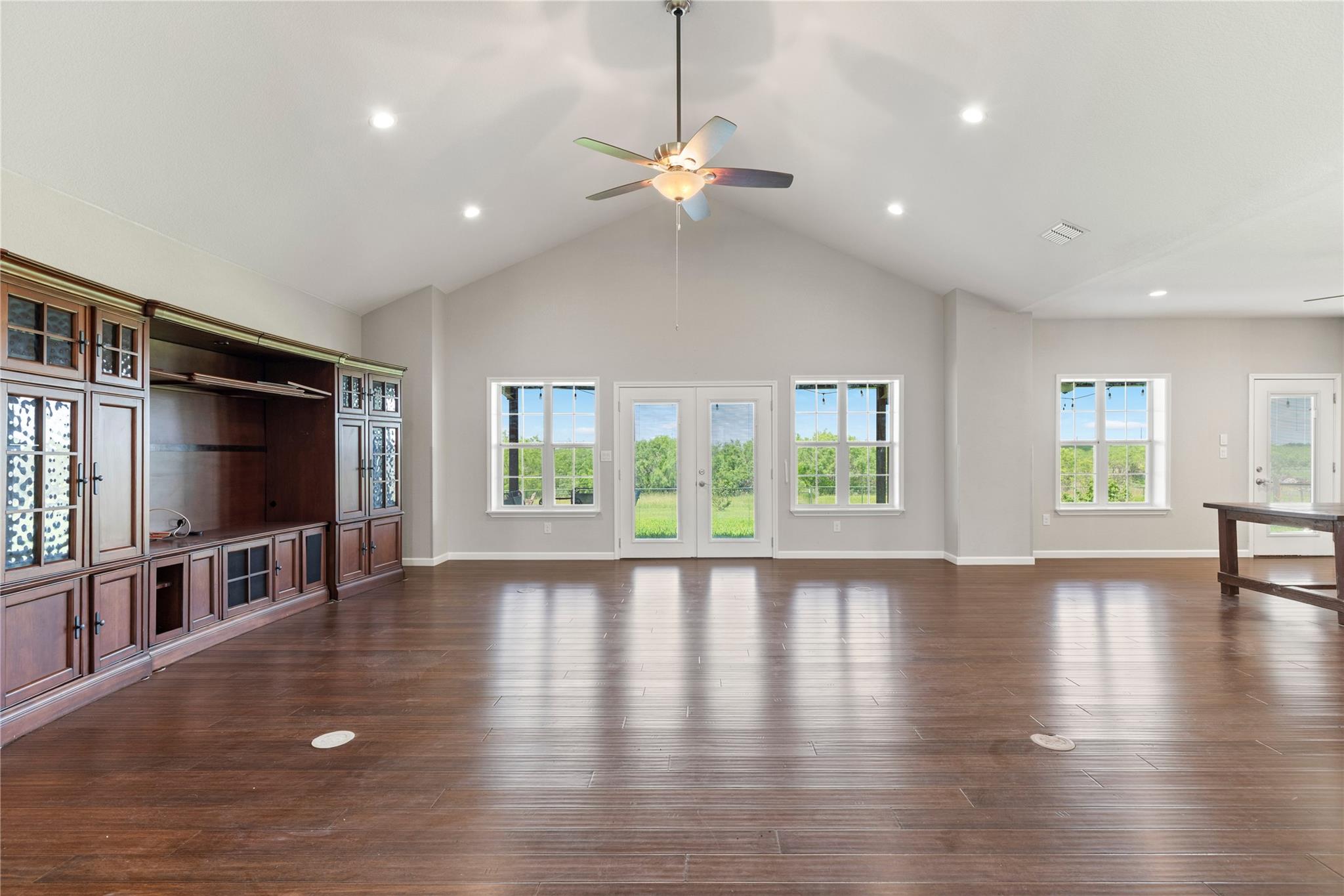 1293 Pioneer Rd, Seguin, TX 78155