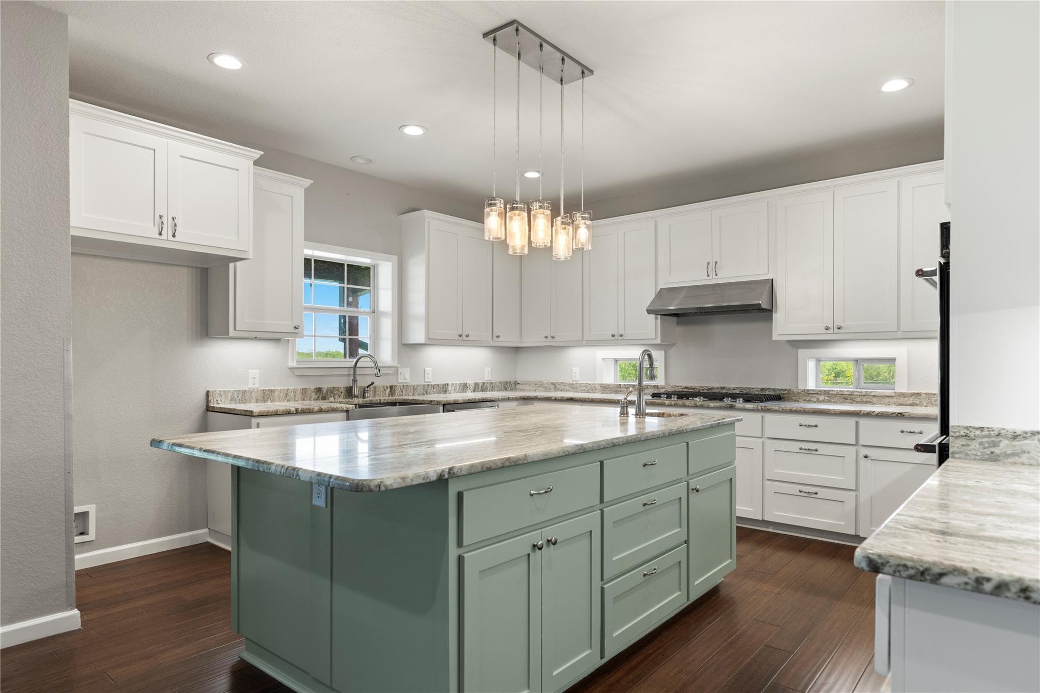1293 Pioneer Rd, Seguin, TX 78155