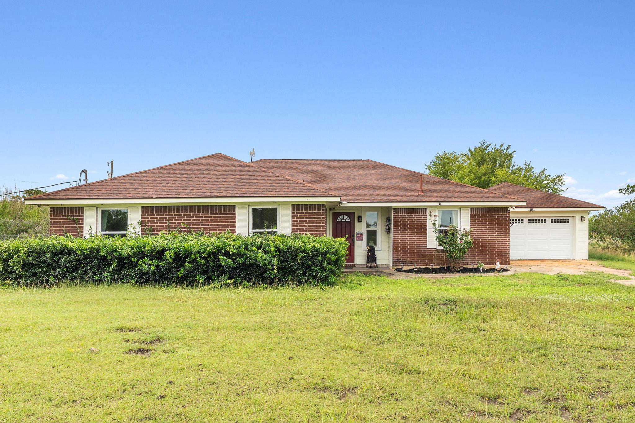 2050 County Road 129, Taylor, TX 76574