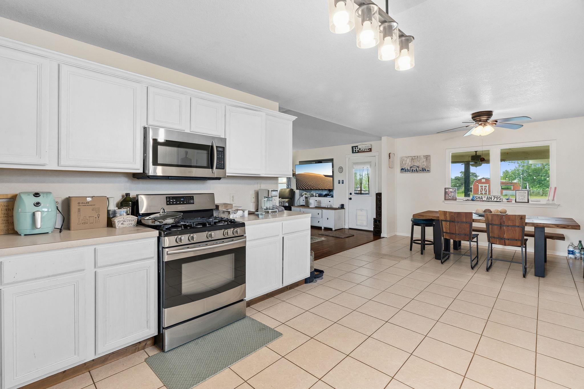 2050 County Road 129, Taylor, TX 76574