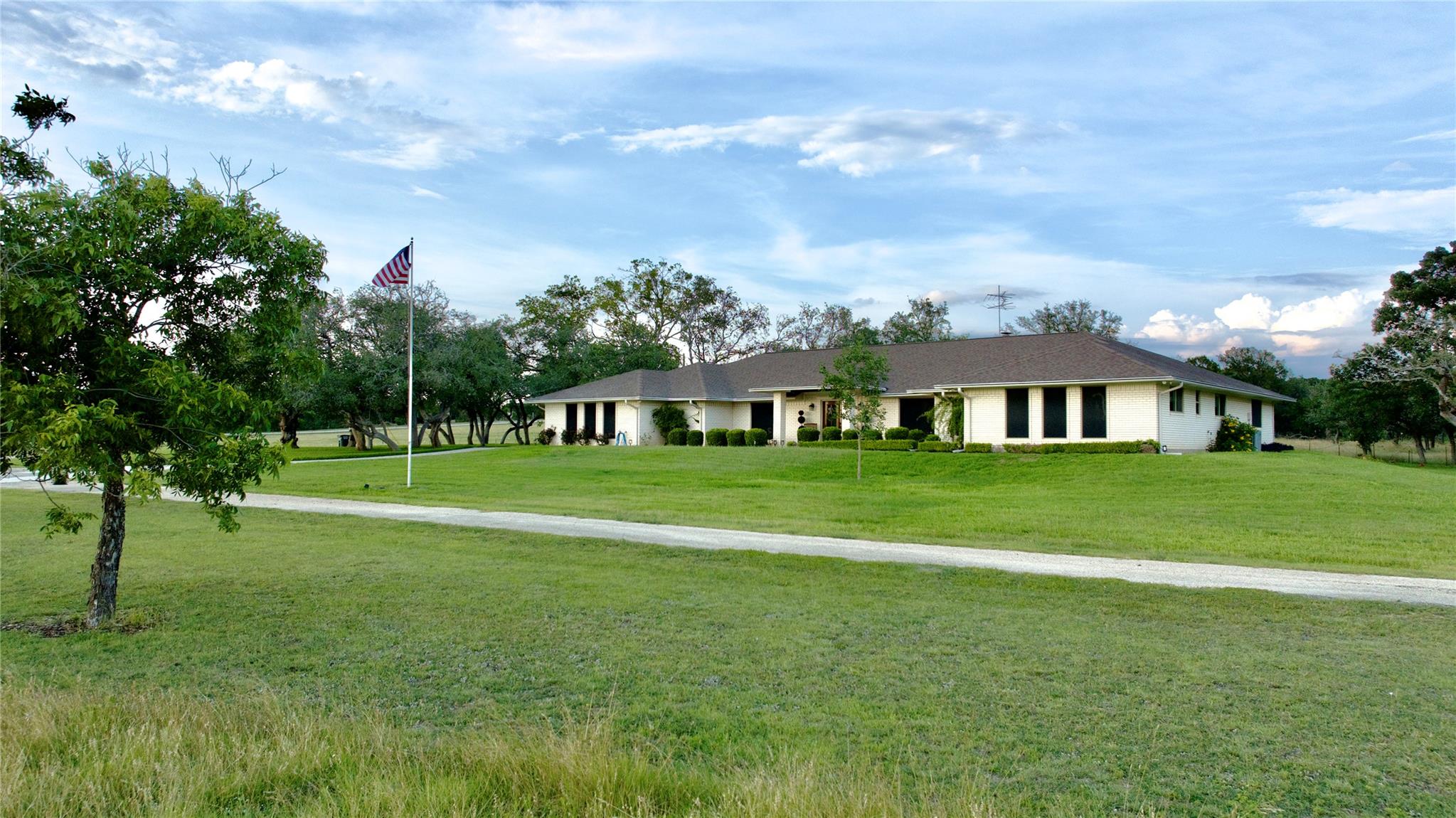 197 Live Oak Cemetery Rd, Killeen, TX 76542
