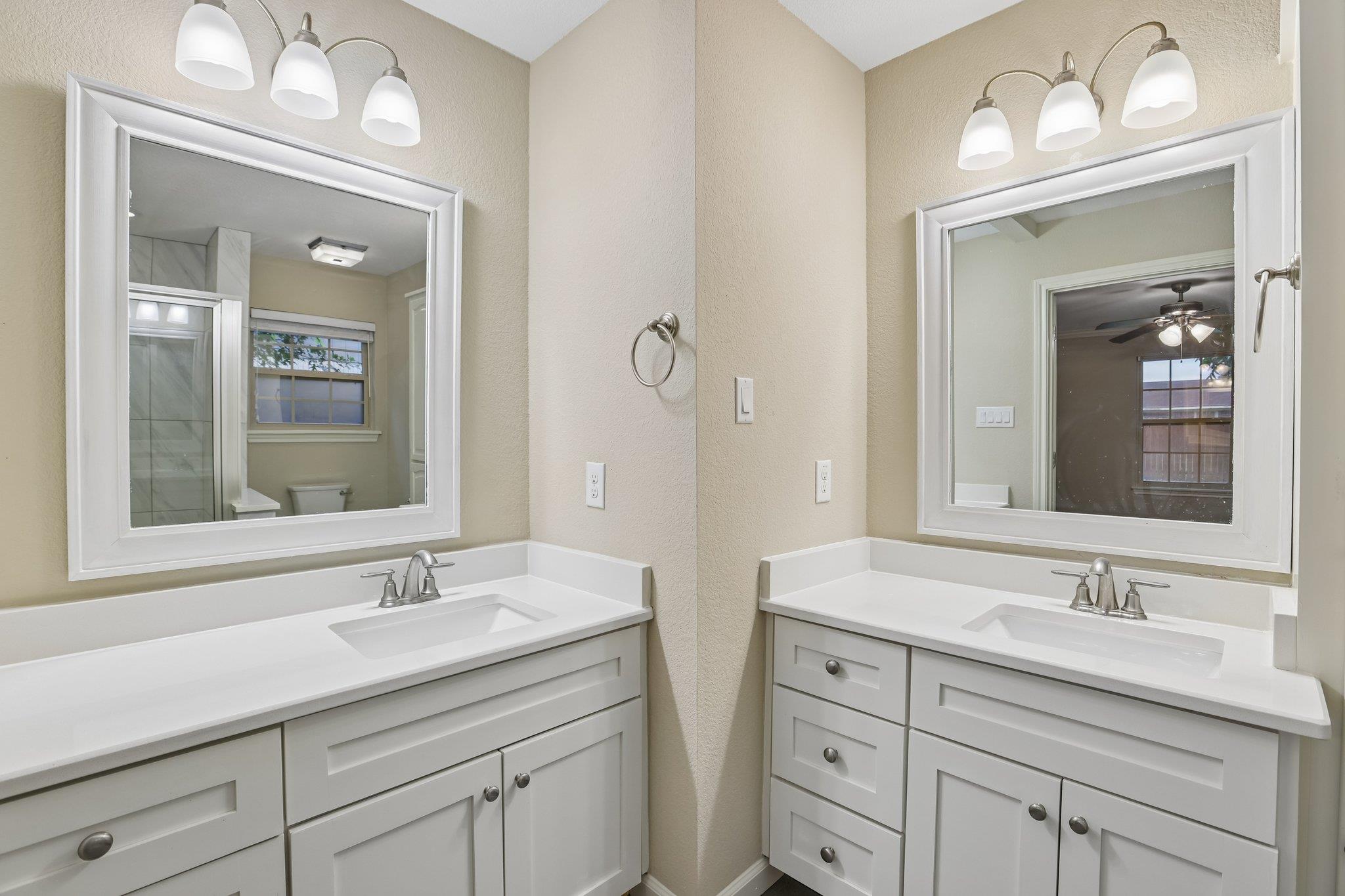 810 Vogel Dr, Lockhart, TX 78644