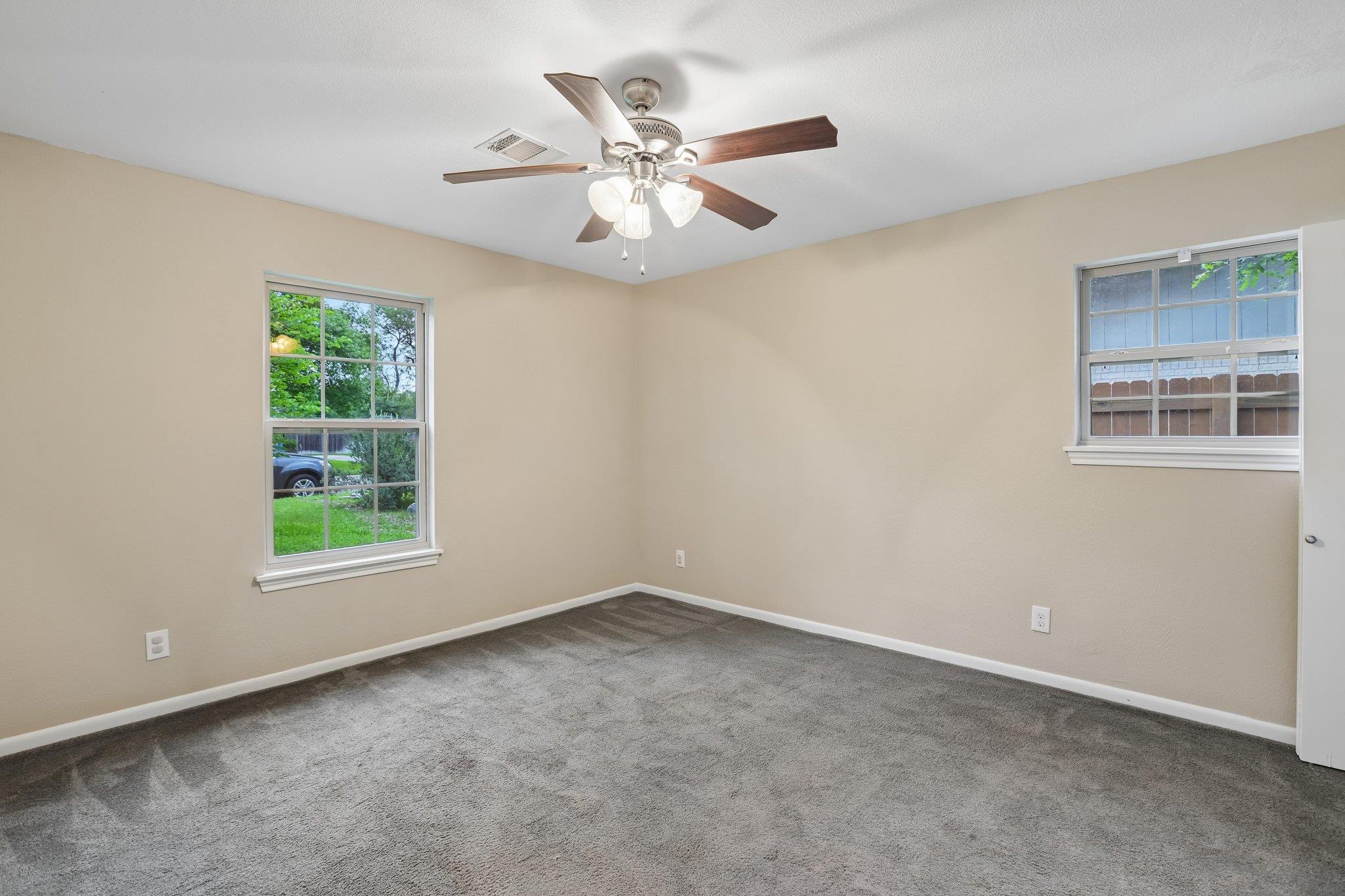 810 Vogel Dr, Lockhart, TX 78644