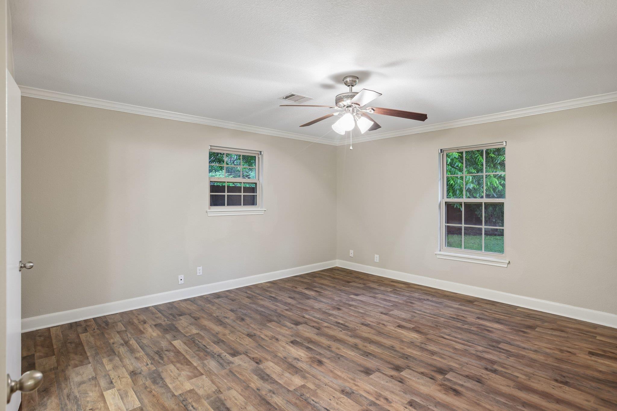 810 Vogel Dr, Lockhart, TX 78644