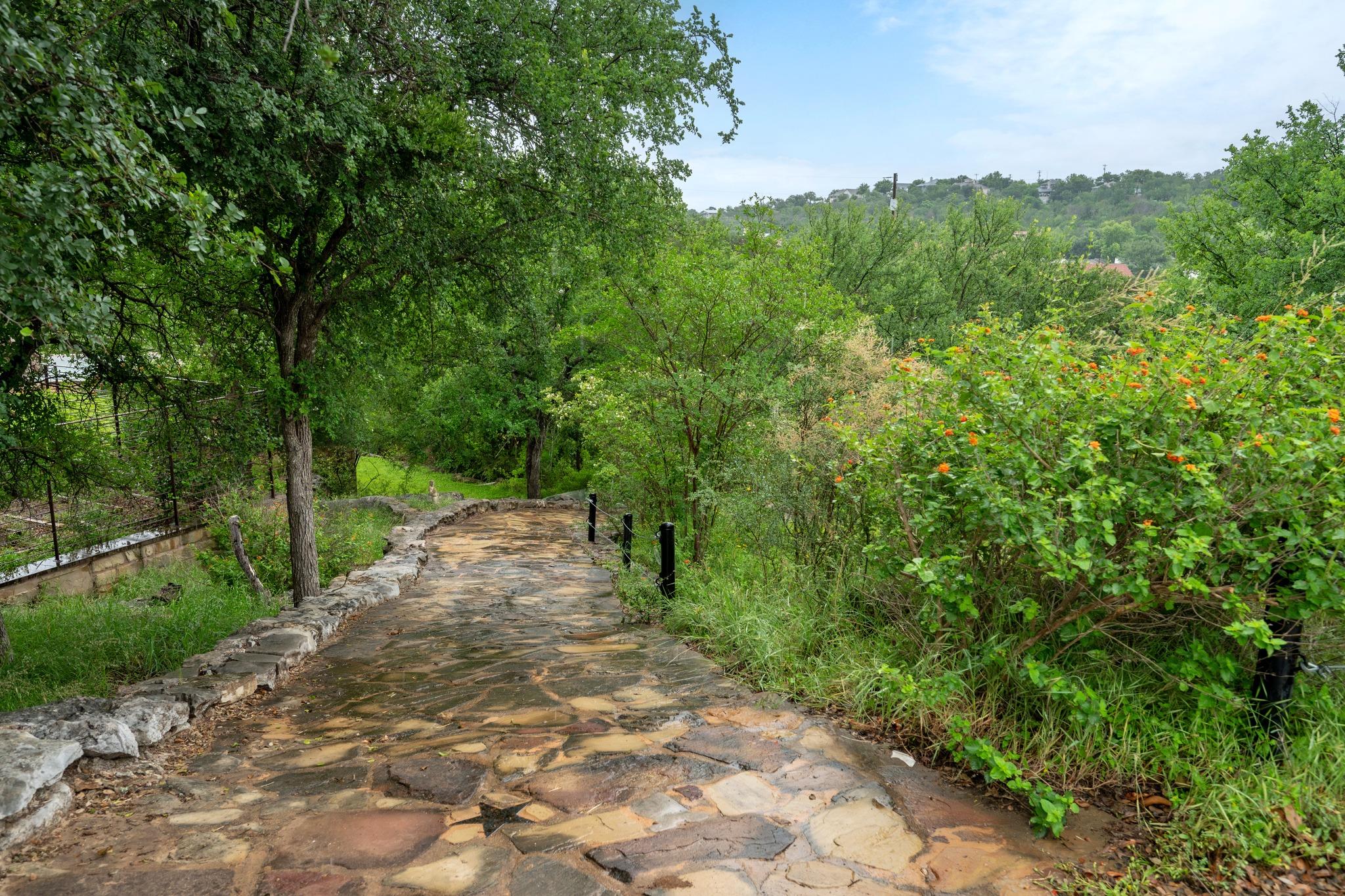 401 Crestview Dr, Marble Falls, TX 78654