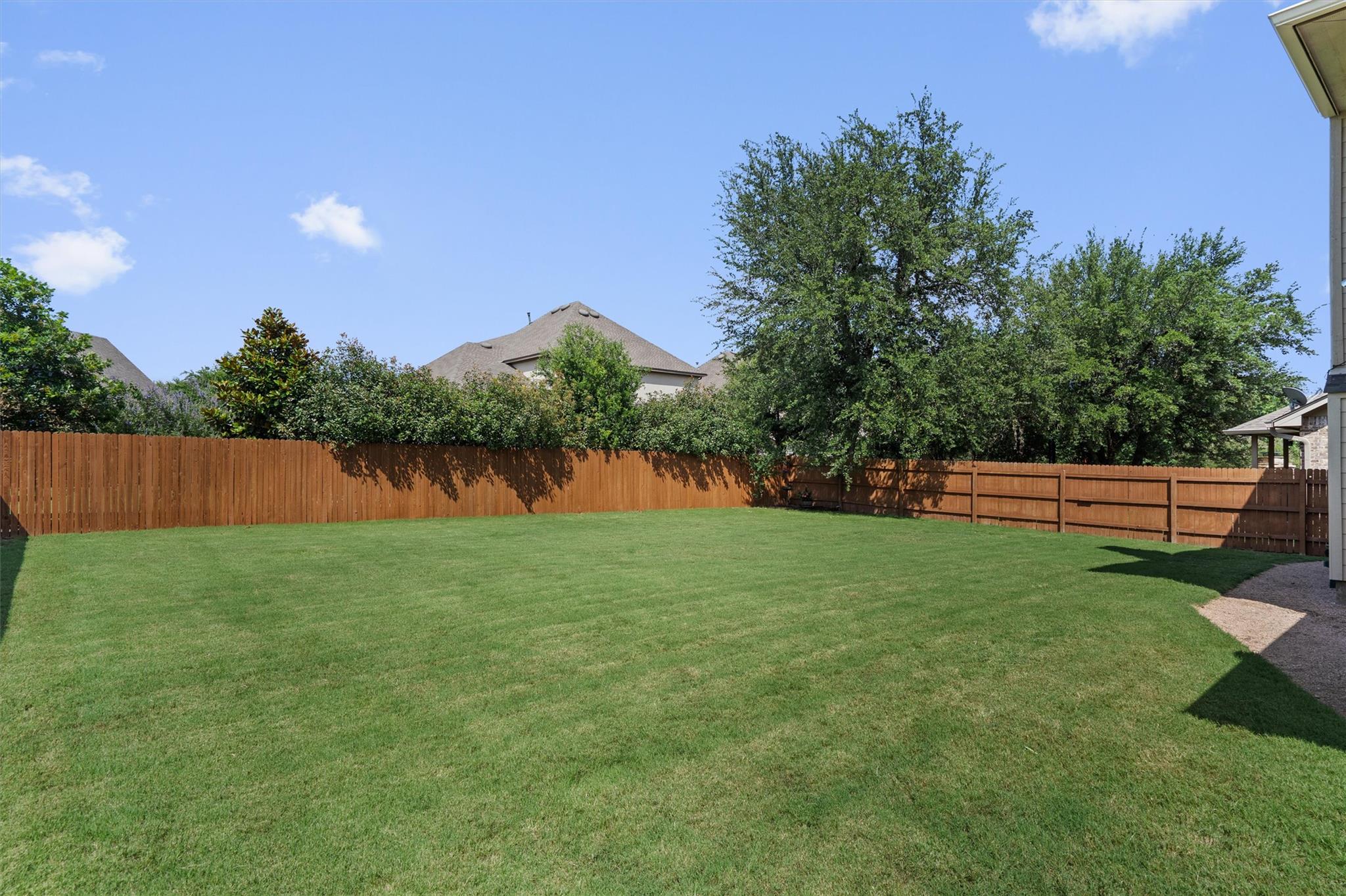 216 Arrezo Ln, Georgetown, TX 78628