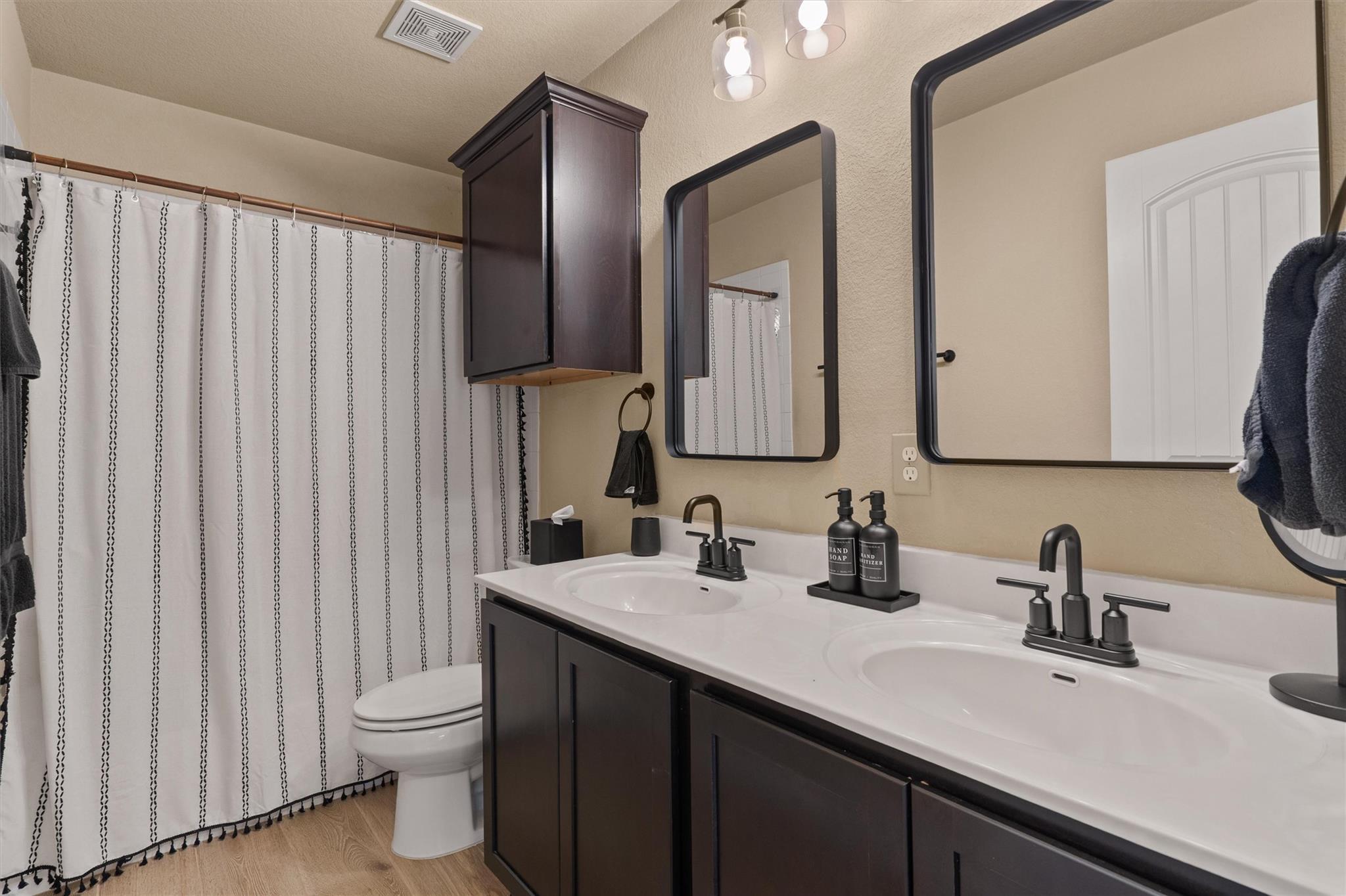 216 Arrezo Ln, Georgetown, TX 78628