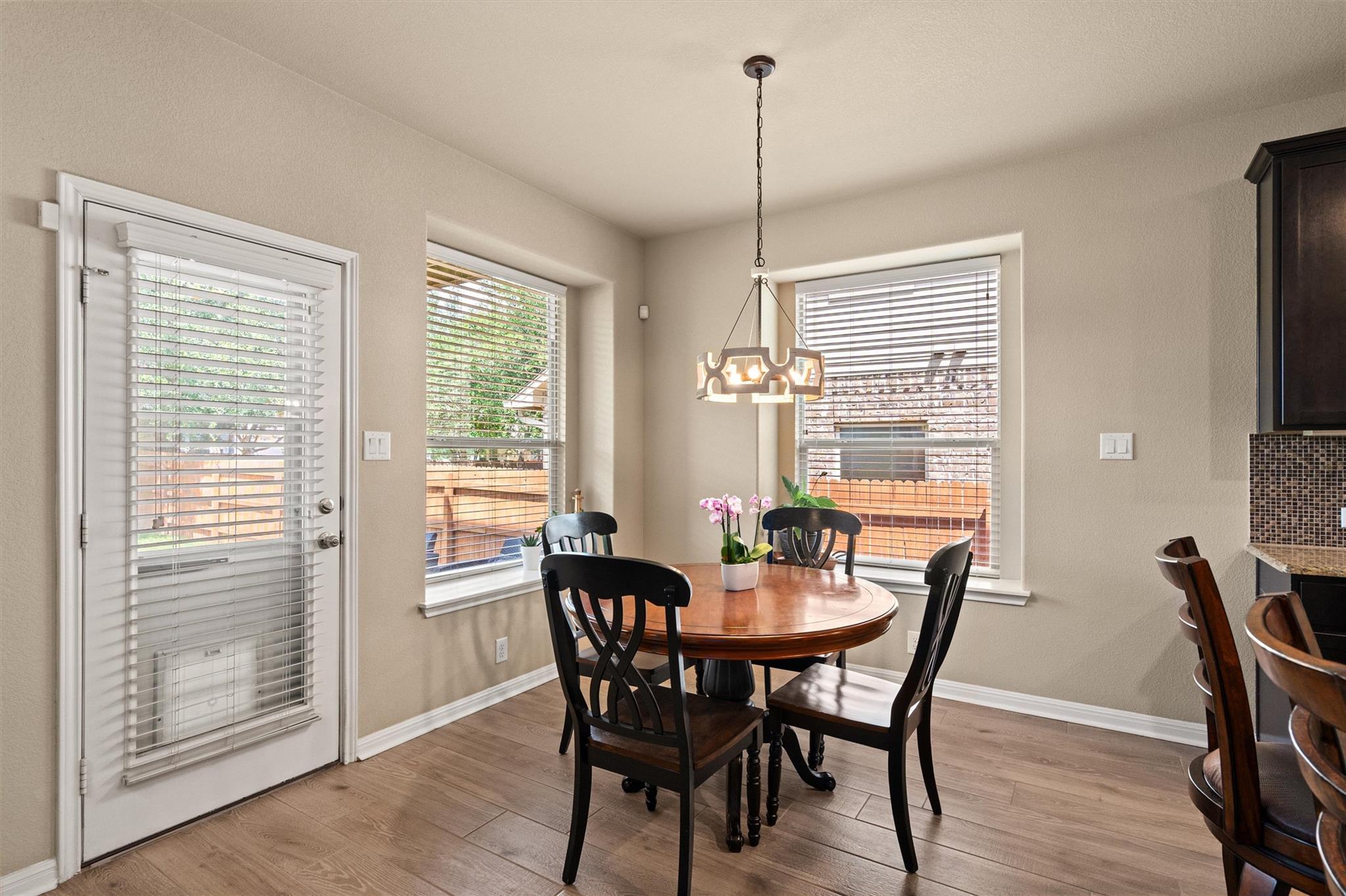 216 Arrezo Ln, Georgetown, TX 78628