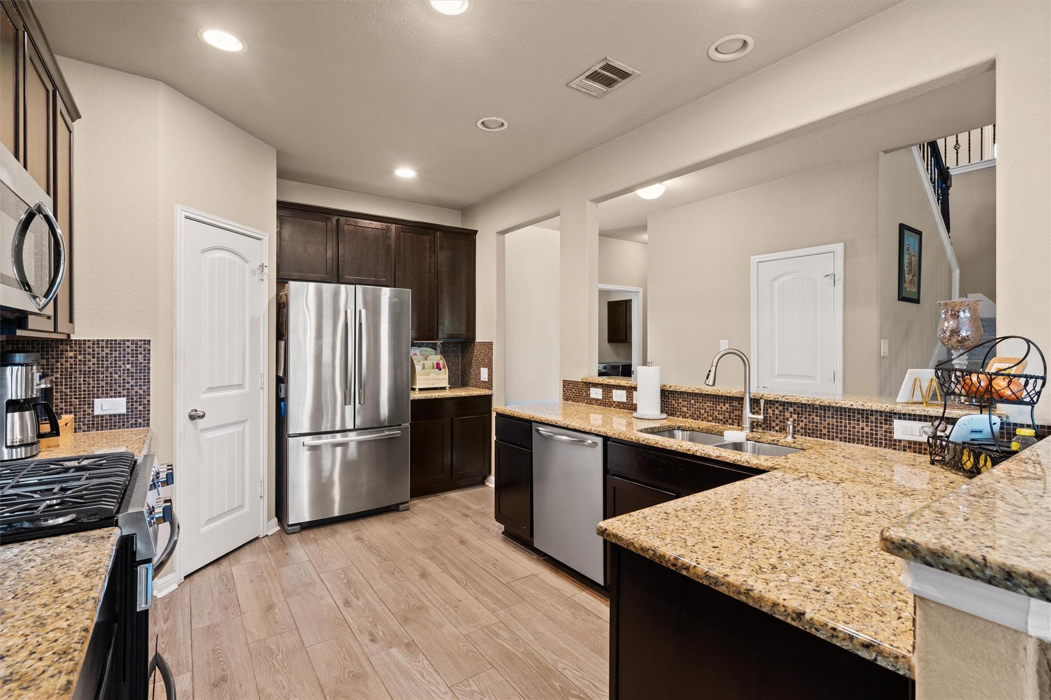 216 Arrezo Ln, Georgetown, TX 78628