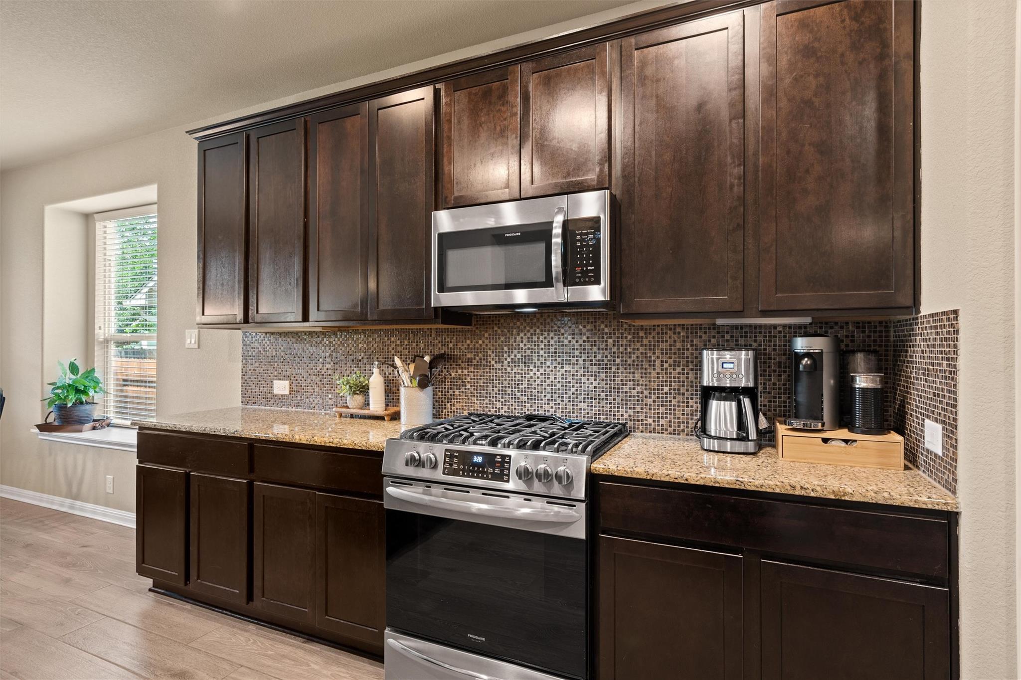 216 Arrezo Ln, Georgetown, TX 78628