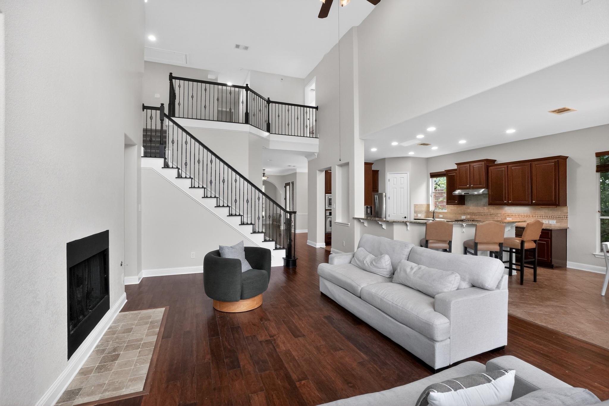 7320 Mitra Dr, Austin, TX 78739