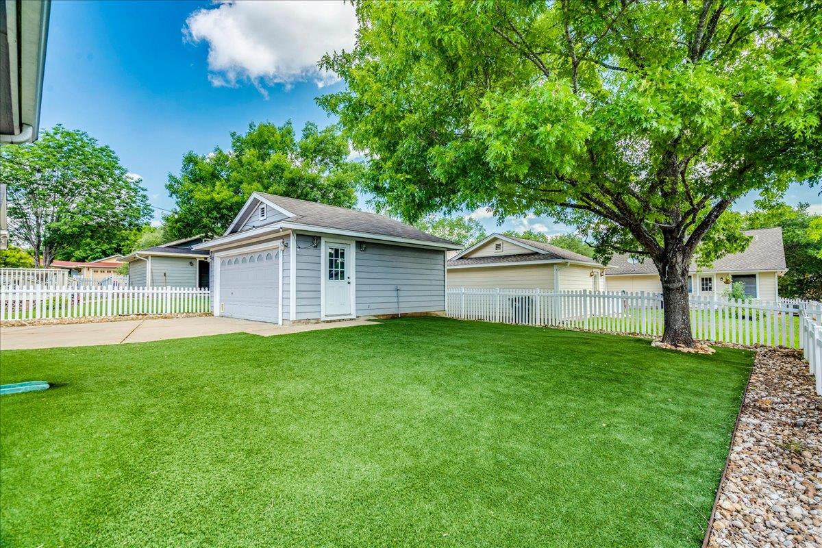 175 Wetzel, Kyle, TX 78640