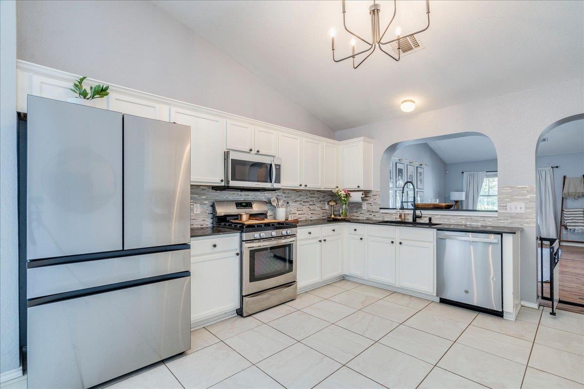 175 Wetzel, Kyle, TX 78640