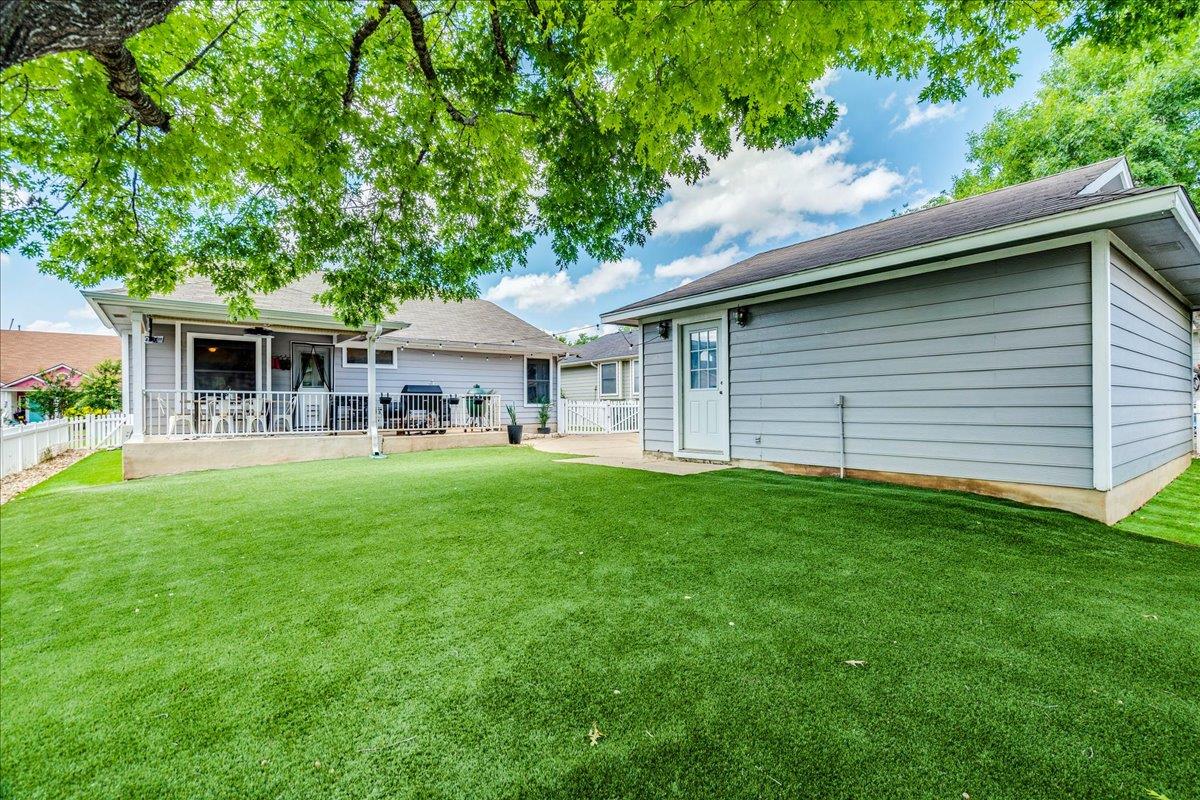 175 Wetzel, Kyle, TX 78640