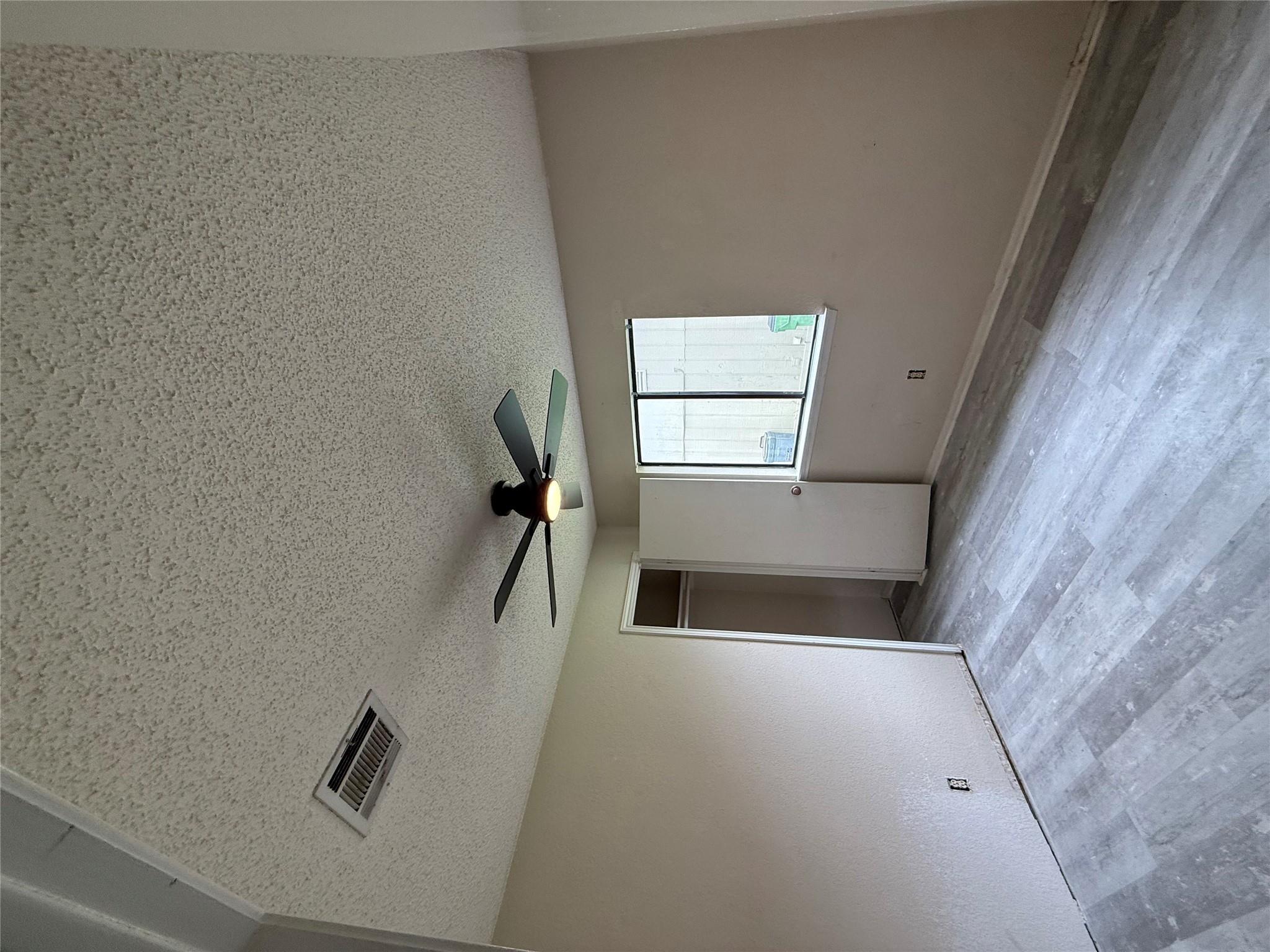 1100 E Logan St, Round Rock, TX 78664