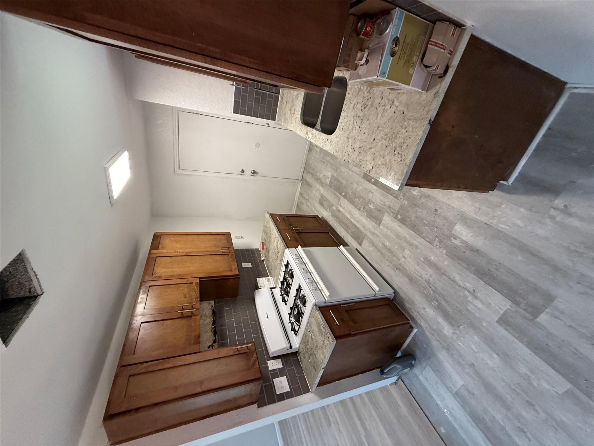 1100 E Logan St, Round Rock, TX 78664