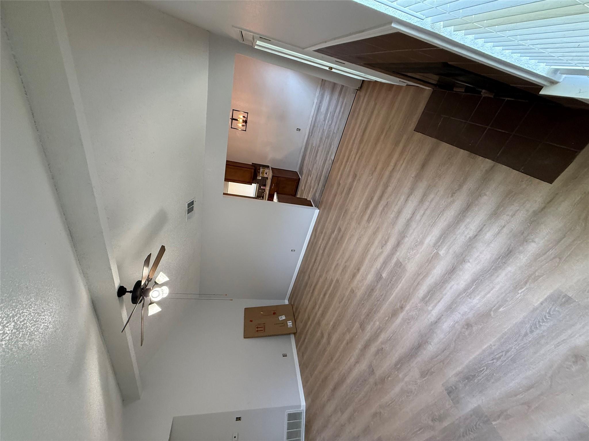 1100 E Logan St, Round Rock, TX 78664