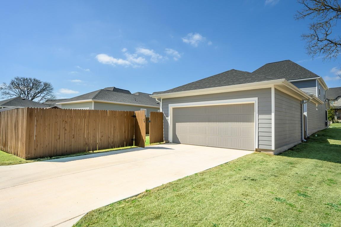225 Villars Dr, Salado, TX 76571