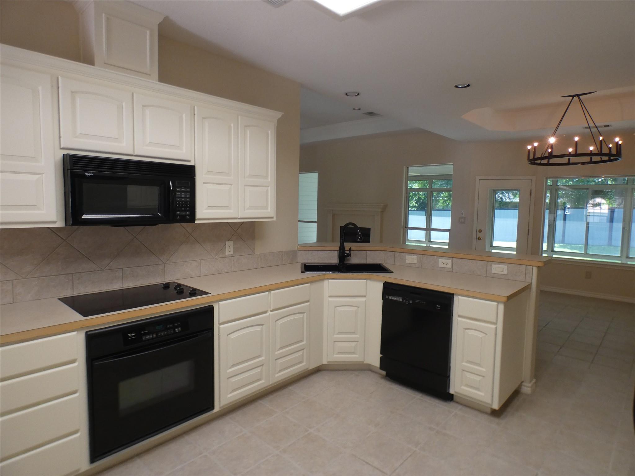 226 Muirfield St, Marble Falls, TX 78654