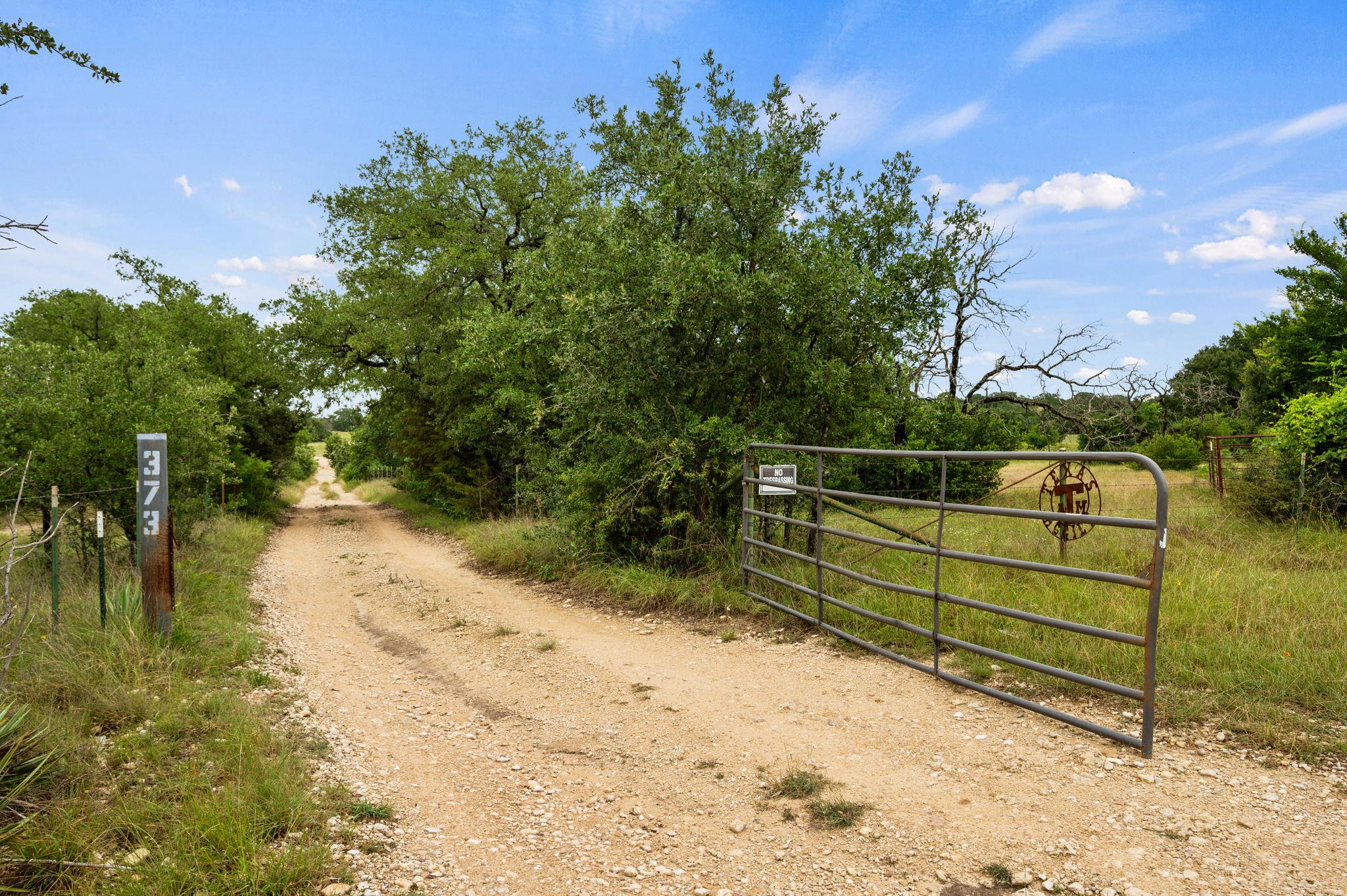 373 Winding River Rd, Kempner, TX 76549