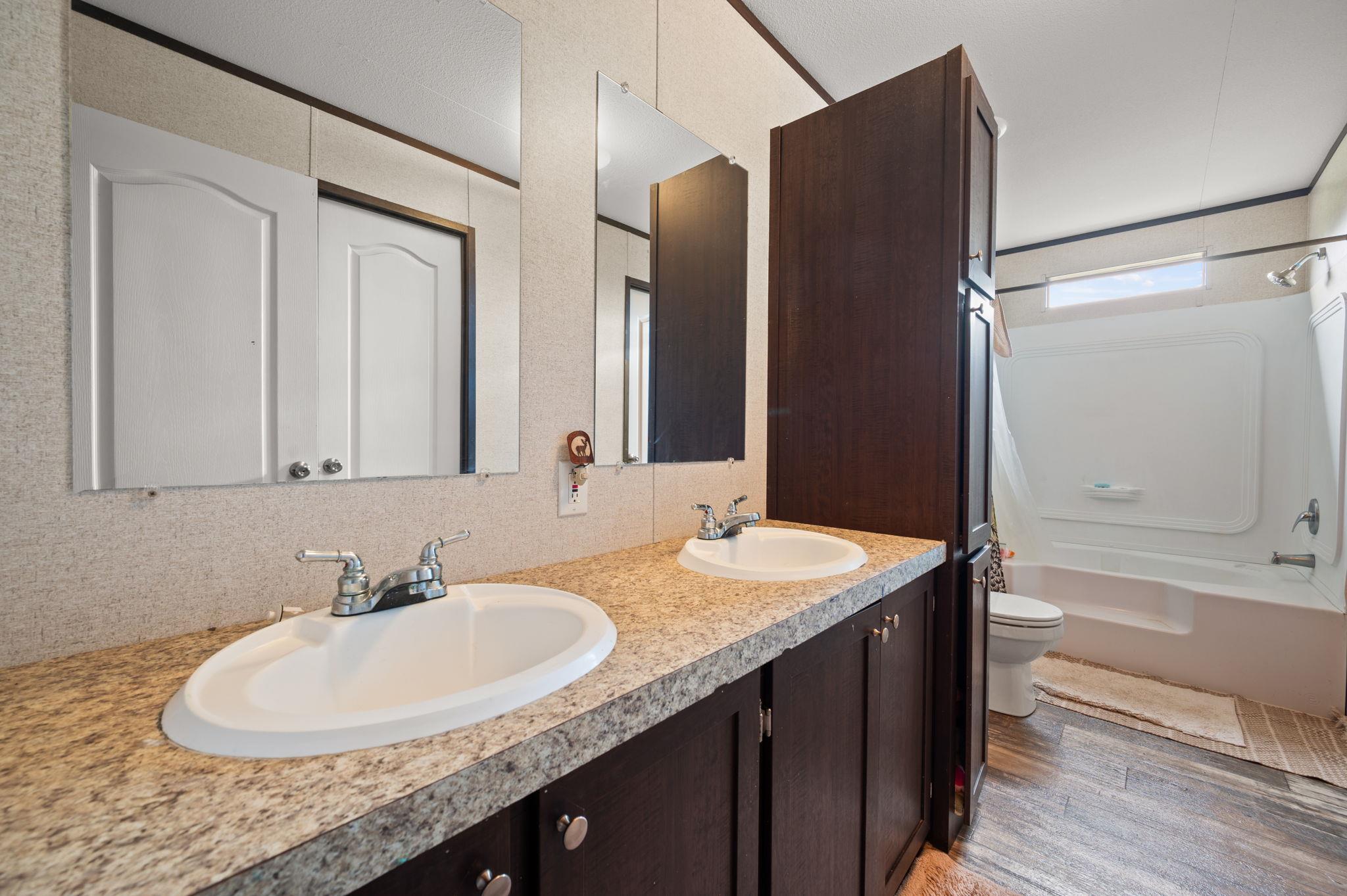373 Winding River Rd, Kempner, TX 76549