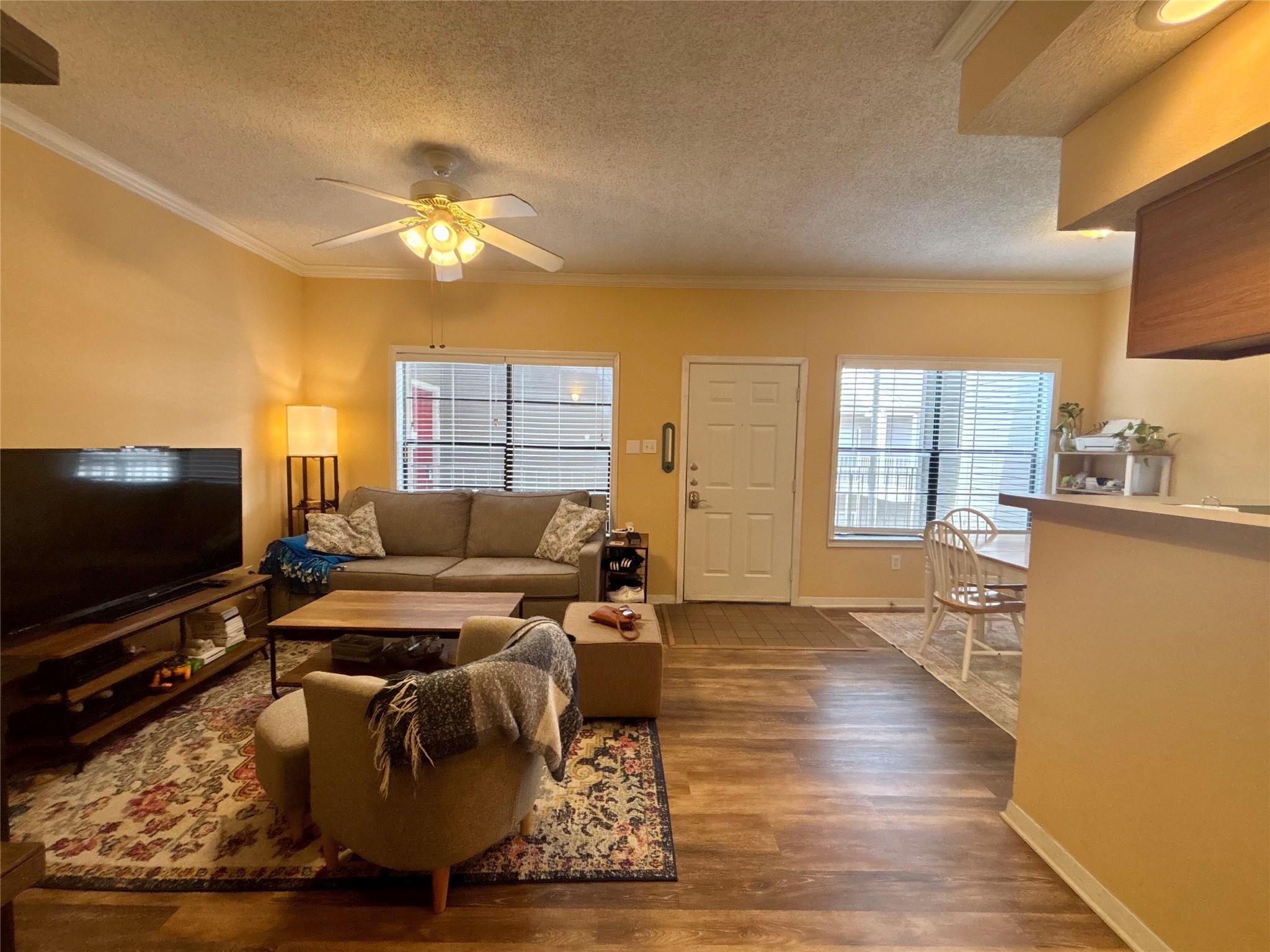 915 W 23rd St # 206, Austin, TX 78705