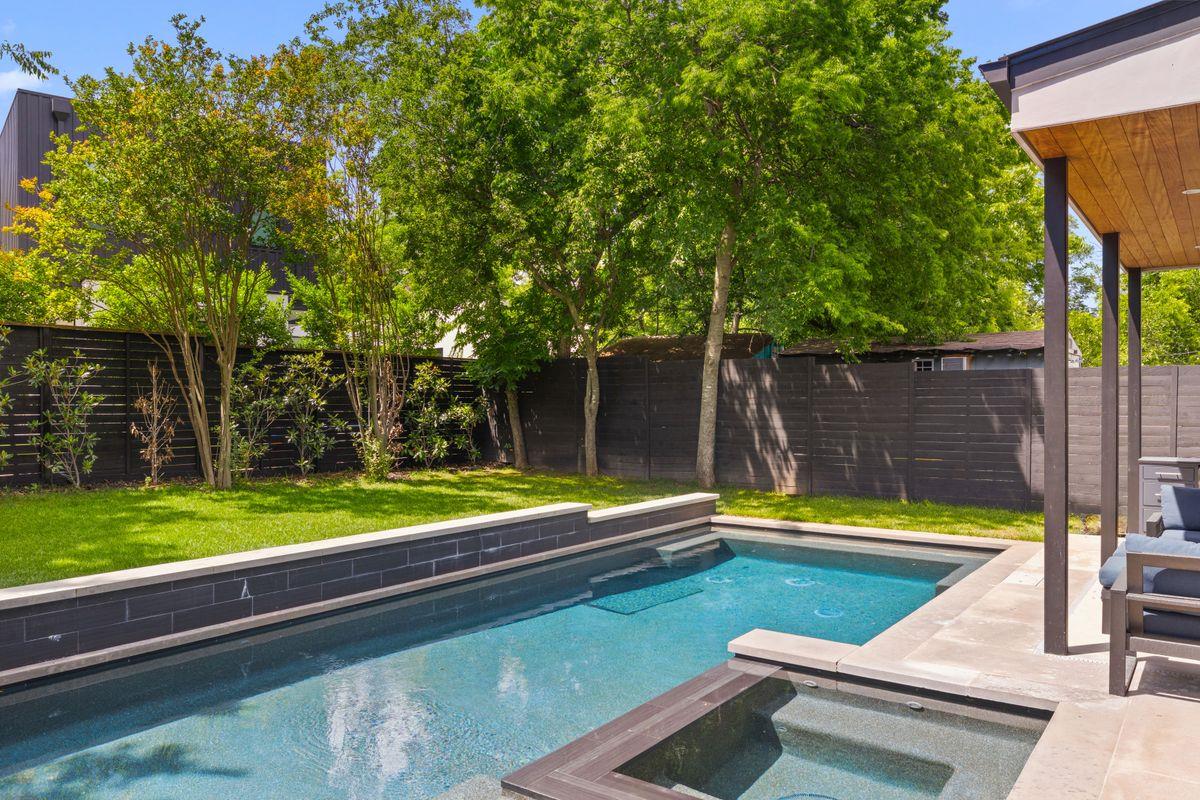2102 Oxford St, Austin, TX 78704