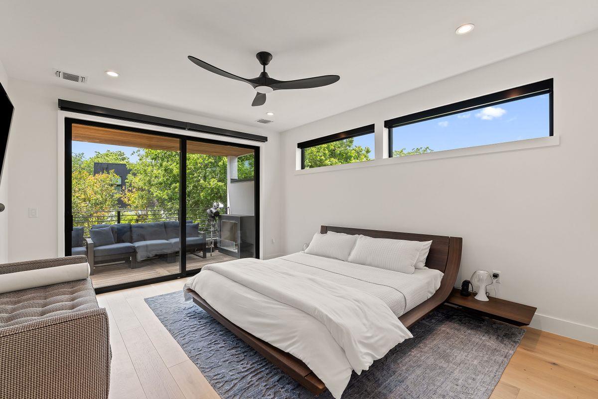 2102 Oxford St, Austin, TX 78704