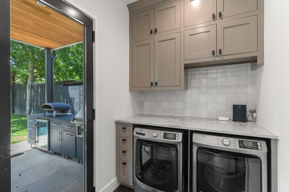 2102 Oxford St, Austin, TX 78704