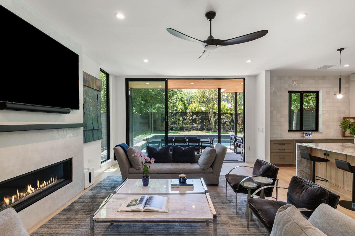 2102 Oxford St, Austin, TX 78704